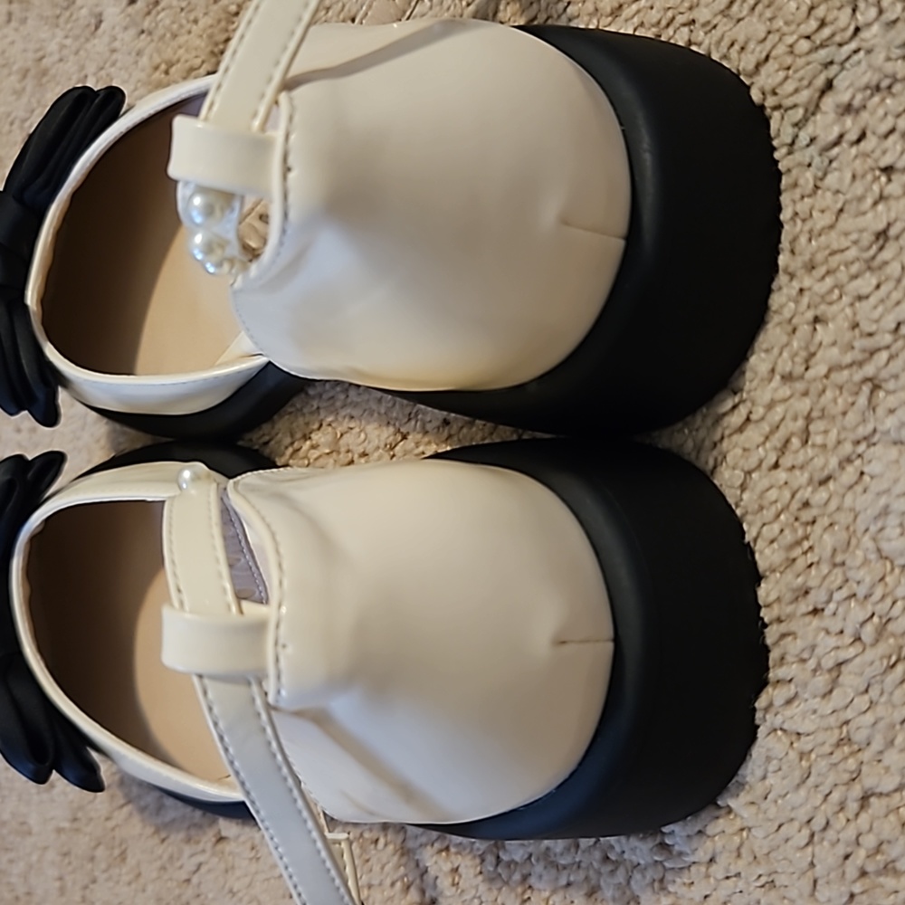 Black & Cream Block Heel Faux Pearl Ankle Strap Pumps Size 9 - Picture 9 of 11
